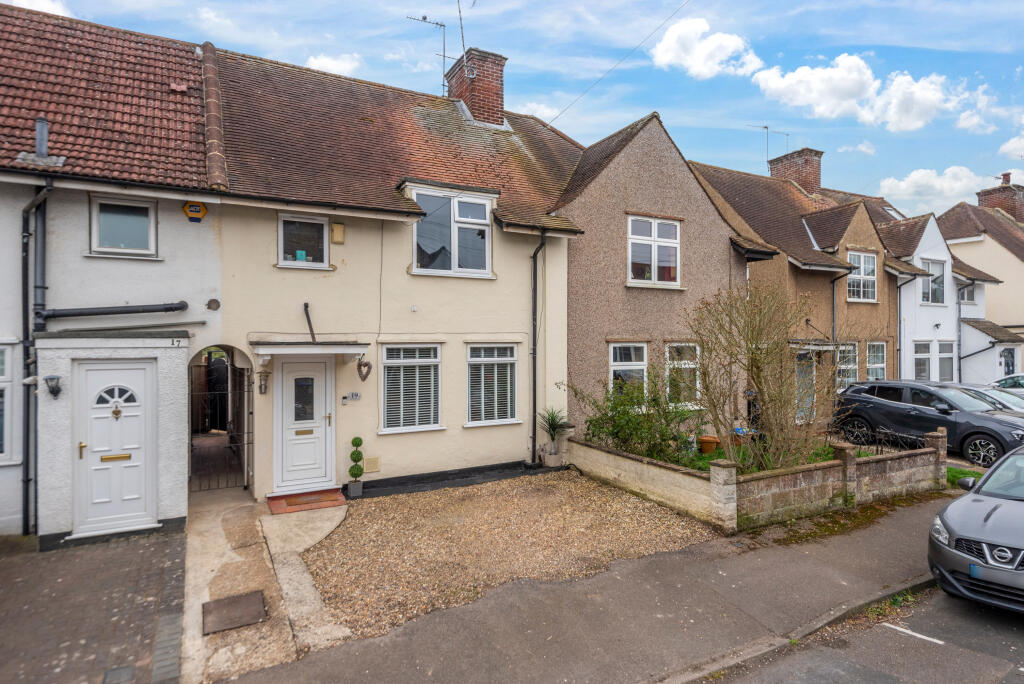 3 bedrooms House in West Byfleet, United Kingdom No. 10623