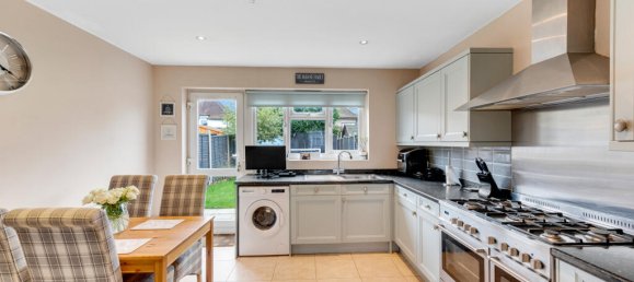 3 bedrooms House in West Byfleet, United Kingdom No. 10623 11