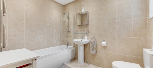 3 bedrooms House in West Byfleet, United Kingdom No. 10623 35