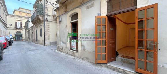 Casa de 5 habitaciónes en Modica, Italy No. 25820 3