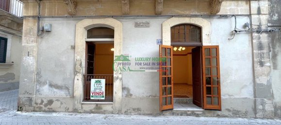 Casa de 5 habitaciónes en Modica, Italy No. 25820 2