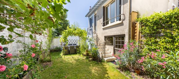 Квартира с 2 спальнями в Буа-Коломб, Франция № 296607 3