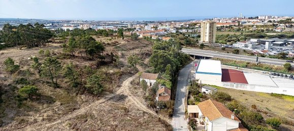 3 bedrooms House in Tavarede, Portugal No. 35355 10