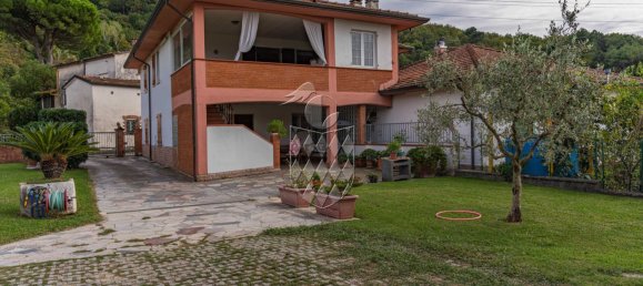 9 rooms Villa in Castelnuovo Magra, Italy No. 232584 4