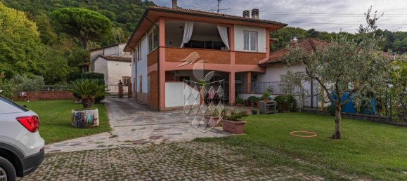 9 rooms Villa in Castelnuovo Magra, Italy No. 232584 3