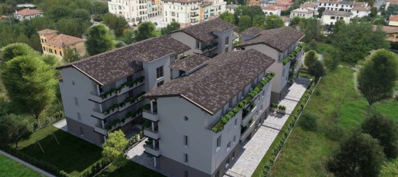 4 rooms Apartment in Mantua, Italy No. 280039 3