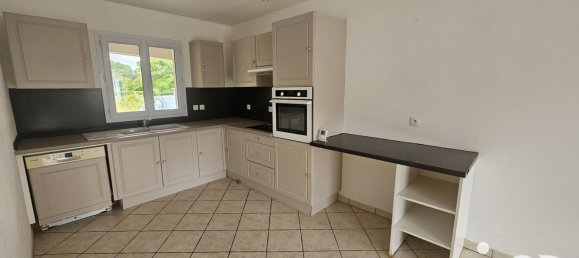 Casa de 3 dormitorios en Saint-Jean-d'Angely, France No. 290368 4