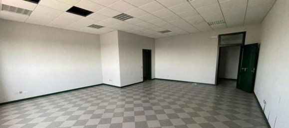 133m² Office in Rovigo, Italy No. 372008 4