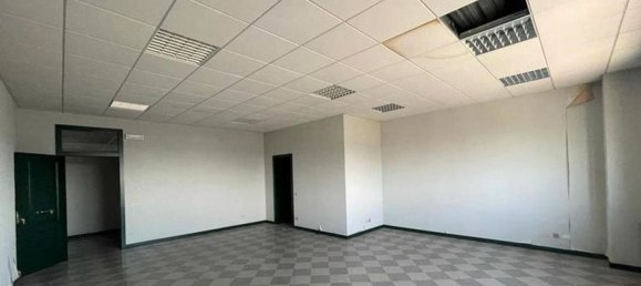 133m² Office in Rovigo, Italy No. 372008 9