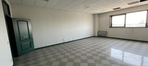133m² Office in Rovigo, Italy No. 372008 7