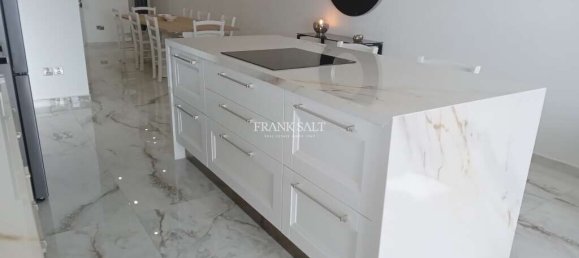 2 bedrooms Penthouse in Qala, Malta No. 5920 3