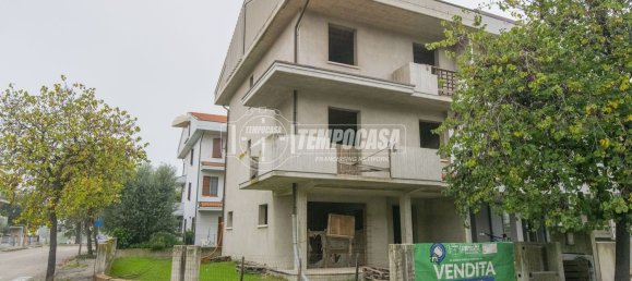 5-Zimmer Doppelhaus in Cesena, Italy, Nr. 260563 3