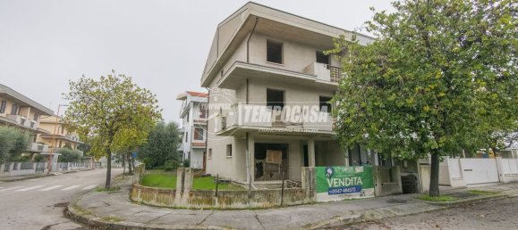 5-Zimmer Doppelhaus in Cesena, Italy, Nr. 260563 4