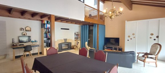 5 bedrooms House in Puy-de-Dome, France No. 317071 2