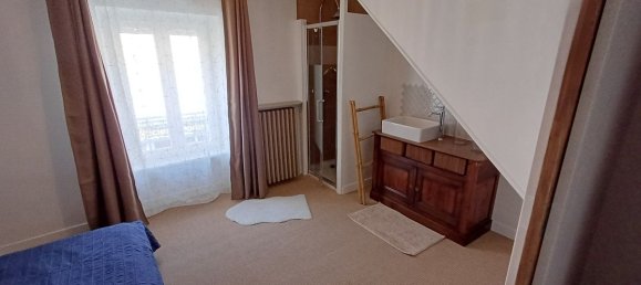 5 bedrooms House in Puy-de-Dome, France No. 317071 7