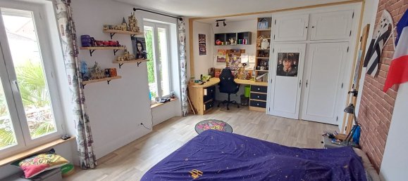 5 bedrooms House in Puy-de-Dome, France No. 317071 4