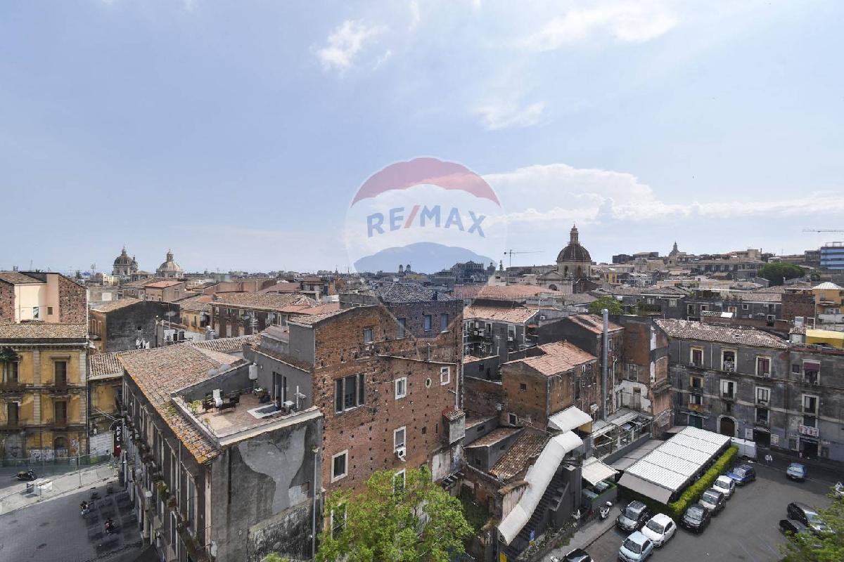 30 Schlafzimmer Gewerbliche Immobilie in Catania, Italy, Nr. 275822