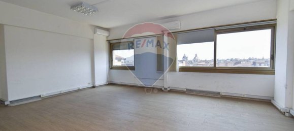 30 Schlafzimmer Gewerbliche Immobilie in Catania, Italy, Nr. 275822 23
