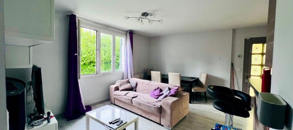 2 bedrooms House in Senlis, France No. 242988 3