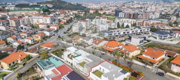 Дом с 7 спальнями в Брага, Португалия № 187980 40