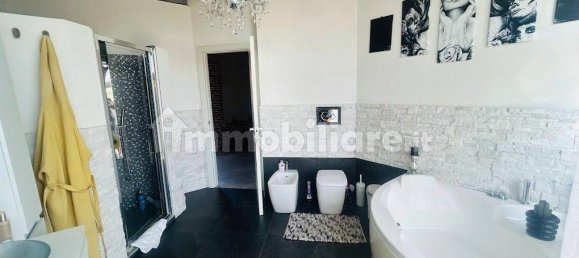 3 Schlafzimmer Haus in Santena, Italy, Nr. 371558 9