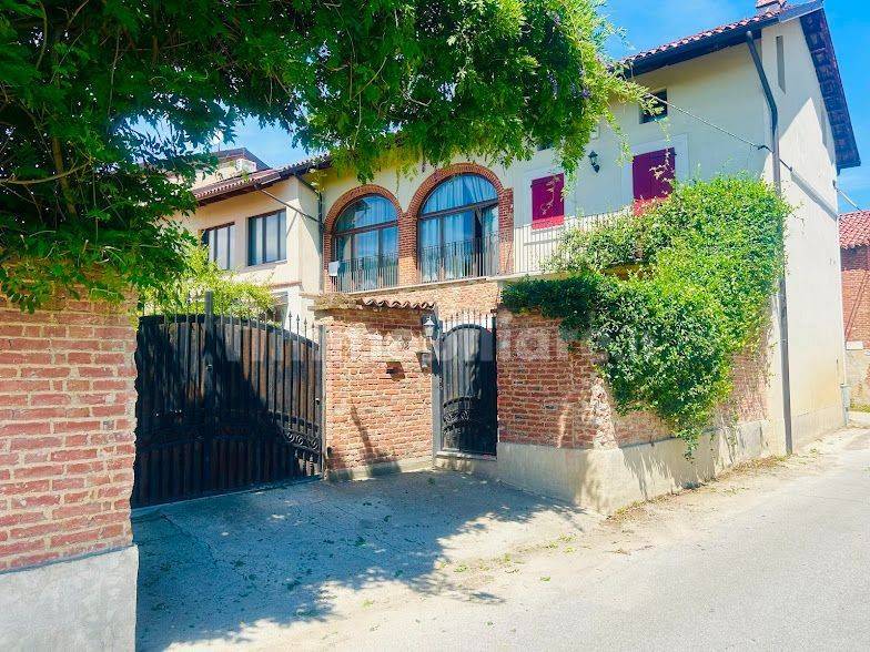 3 Schlafzimmer Haus in Santena, Italy, Nr. 371558