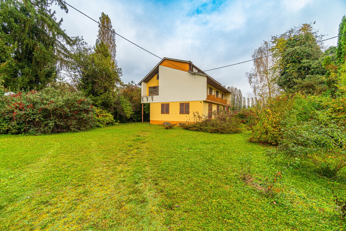  قطعة أرض في Krumpendorf am Worthersee, Austria 440متر مربع رقم 212524