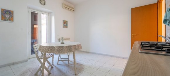 Квартира с 3 комнатами в Чампино, Италия № 21451 3