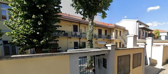 3-salle Appartement à Busto Arsizio, Italy No. 186237 17