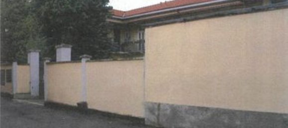 3-salle Appartement à Busto Arsizio, Italy No. 186237 4