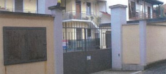 3-salle Appartement à Busto Arsizio, Italy No. 186237 5
