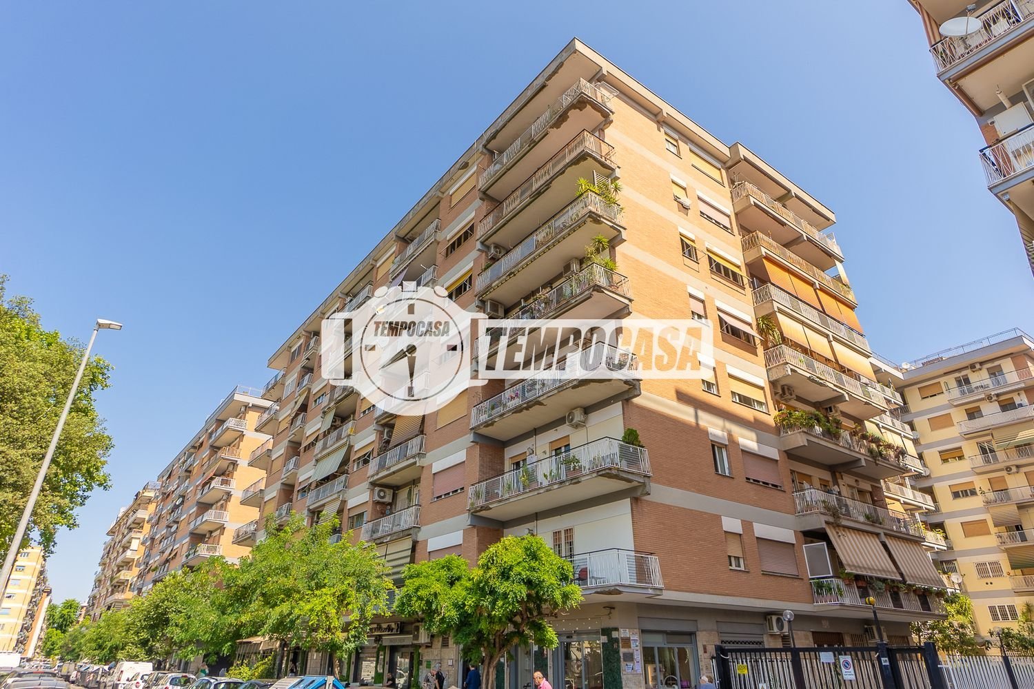 Квартира с 3 спальнями в Рим, Италия № 348266