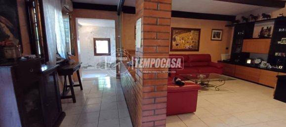 3 bedrooms Villa in Bologna, Italy No. 357732 8