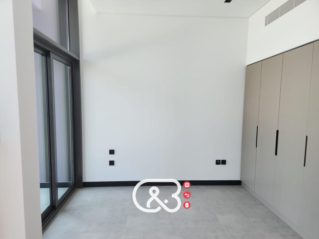 35.2m² Apartment in Business Bay, UAE No. 8015