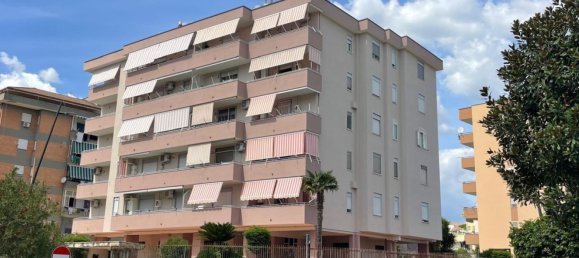 4 Schlafzimmer Wohnung in Maddaloni, Italy, Nr. 347303 2