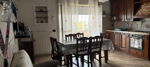 4 Schlafzimmer Wohnung in Maddaloni, Italy, Nr. 347303 7