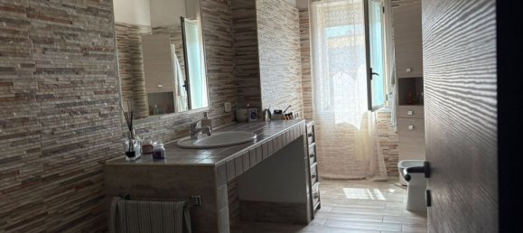 4 Schlafzimmer Wohnung in Maddaloni, Italy, Nr. 347303 14