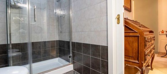 6 rooms Duplex in Bologna, Italy No. 131460 19