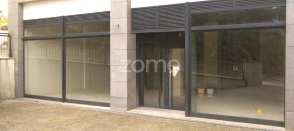 250m² Commercial property in Viseu, Portugal No. 84720 2