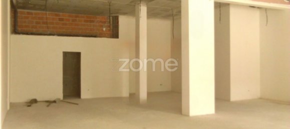 250m² Commercial property in Viseu, Portugal No. 84720 4