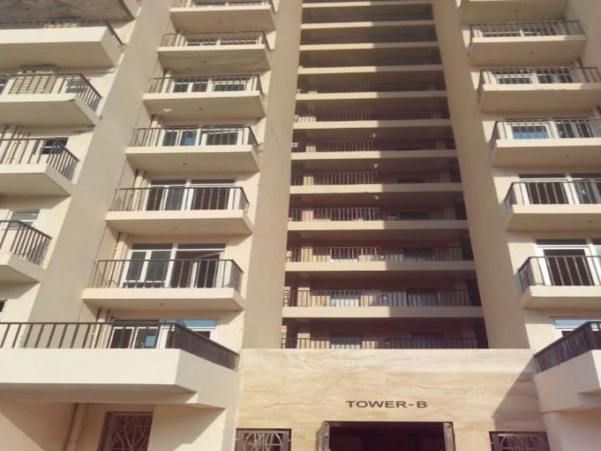 3 bedrooms House in Noida, India No. 66539