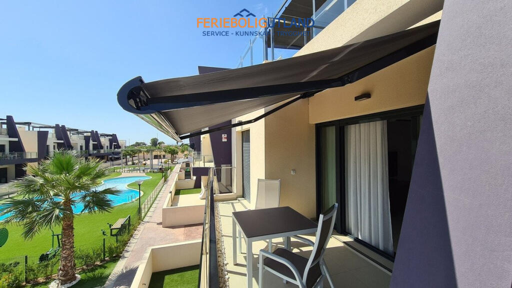 Bungalow de 2 dormitorios en Alicante, Spain No. 171479