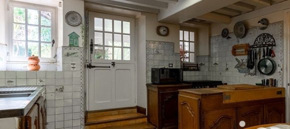 8 bedrooms House in Cherisy, France No. 67168 12