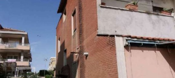 Apartamento de 6 habitaciónes en Pomezia, Italy No. 195767 8