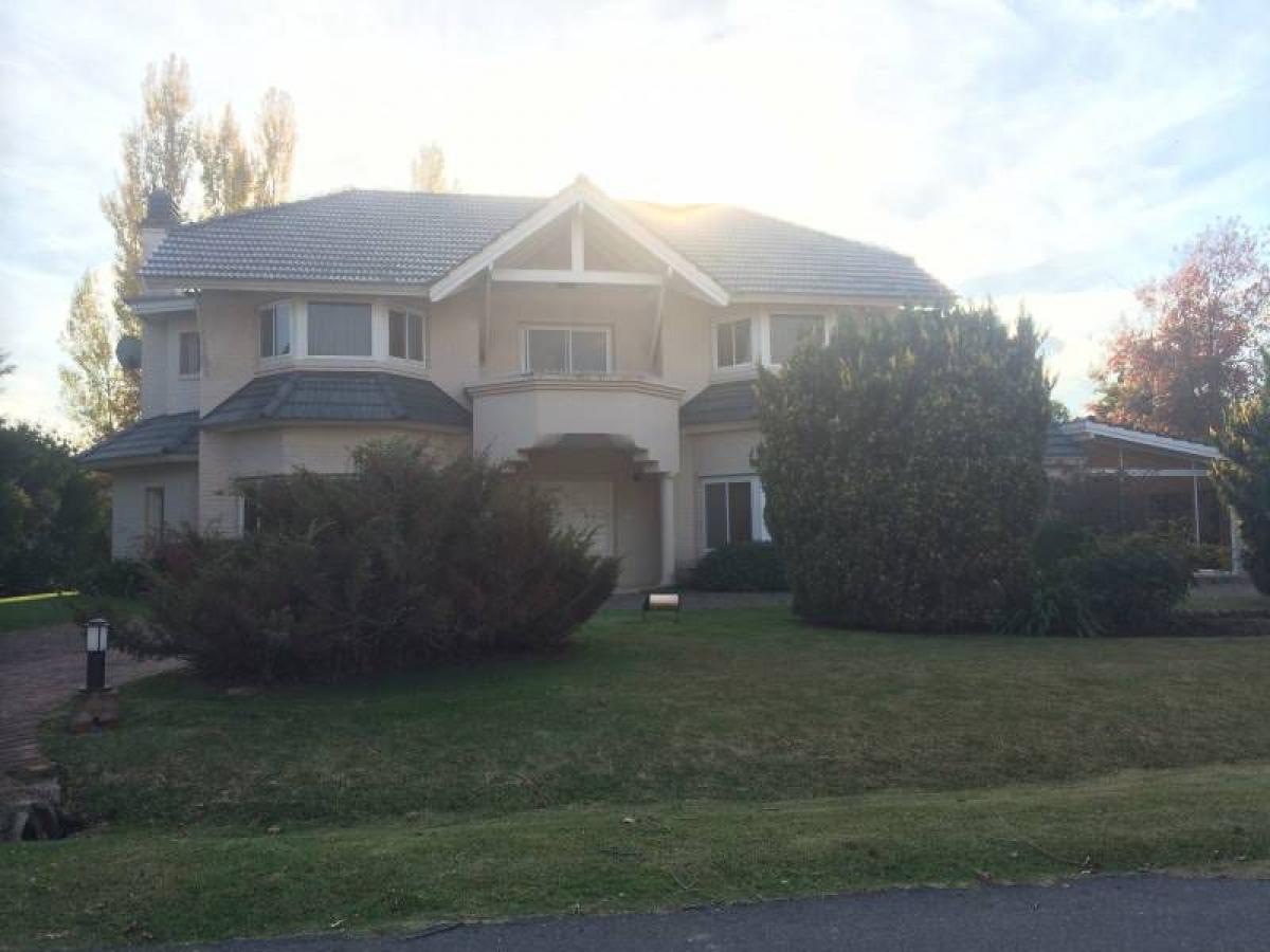 4 bedrooms House in Moreno, Argentina No. 99797