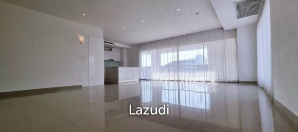 4 bedrooms Condo in Bang Lamung, Thailand No. 15523 2