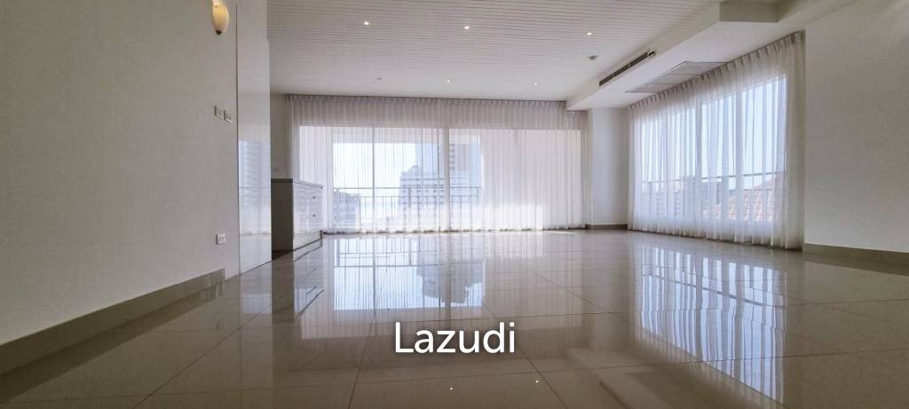4 bedrooms Condo in Bang Lamung, Thailand No. 15523
