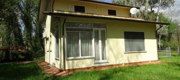 4 bedrooms Villa in Massa, Italy No. 316749 10