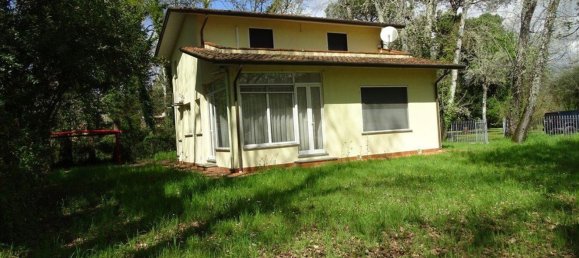 4 bedrooms Villa in Massa, Italy No. 316749 9