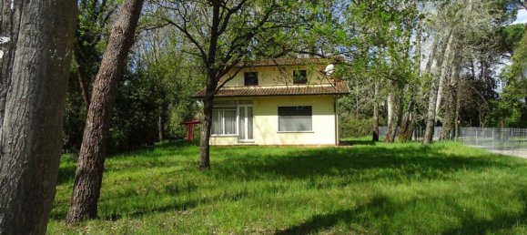 4 bedrooms Villa in Massa, Italy No. 316749 8